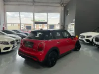 Usado Mini Cooper 136 CV (100 kW) 2024 Rojo Utilitario