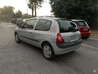 Usado Renault Clio II Expression 60 CV (44 kW) 2004 Azul Berlina
