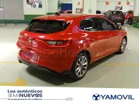 Usado Renault Mégane Zen 130 CV (95 kW) 2018 Rojo Berlina