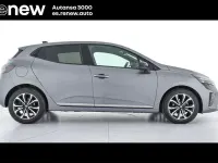 Usado Renault Clio V Techno 100 CV (73 kW) 2025 Gris Berlina