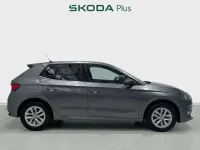 Usado Skoda Fabia Selection 95 CV (69 kW) 2024 Gris Utilitario