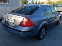 Usado Ford Mondeo Ghia 140 CV (102 kW) 2004 Gris / plata Berlina
