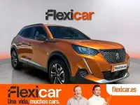 Usado Peugeot 2008 Allure 100 CV (73 kW) 2023 Naranja SUV