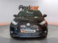 Usado Toyota Yaris Hybrid Sport 116 CV (85 kW) 2022 Negro Berlina