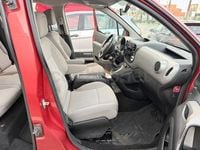 Usado Peugeot Partner Tepee Outdoor 92 CV (67 kW) 2010 Granate Monovolumen