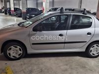 Usado Peugeot 206 70 CV (51 kW) 2002 Gris / plata Berlina