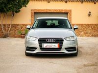 Usado Audi A3 Attraction 110 CV (80 kW) 2016 Gris / plata Berlina