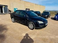 Usado Ford Focus Ghia 115 CV (84 kW) 2005 Azul Berlina