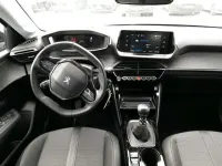 Usado Peugeot 208 Allure 102 CV (75 kW) 2023 Azul Utilitario