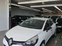 Usado Renault Clio IV Business 75 CV (55 kW) 2017 Blanco Berlina