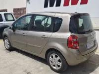 Usado Renault Grand Modus Dynamique 85 CV (62 kW) 2010 Beige Monovolumen
