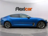 Usado Kia Stinger GT-Line 200 CV (147 kW) 2017 Azul Utilitario