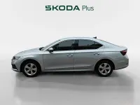 Usado Skoda Octavia Ambition 150 CV (110 kW) 2022 Gris plata