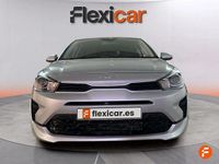 Usado Kia Rio 84 CV (61 kW) 2022 Gris / plata Berlina