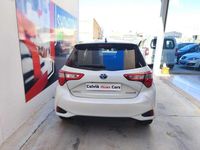 Usado Toyota Yaris Hybrid 73 CV (53 kW) 2018 Blanco Utilitario