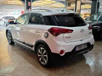 Usado Hyundai i20 Active 90 CV (66 kW) 2017 Blanco Berlina