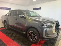 Usado Toyota HiLux 204 CV (150 kW) 2021 Gris / plata Pickup/Camioneta