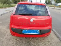 Usado Fiat Punto Active 75 CV (55 kW) 2011 Rojo Utilitario