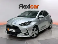 Usado Toyota Yaris Hybrid Active 116 CV (85 kW) 2025 Gris Berlina