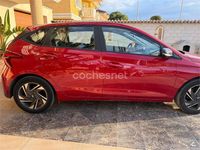 Usado Hyundai i20 100 CV (73 kW) 2023 Rojo Berlina