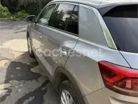 Usado VW T-Roc Life 110 CV (80 kW) 2022 Gris / plata SUV