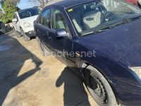 Usado Ford Mondeo Ghia 130 CV (95 kW) 2003 Azul Berlina