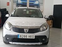 Usado Dacia Sandero Ambiance 75 CV (55 kW) 2012 Gris / plata Berlina