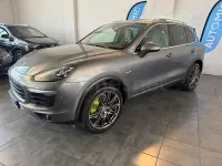 Usado Porsche Cayenne S E-Hybrid 416 CV (305 kW) 2015 Gris / plata SUV