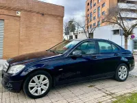 Usado Mercedes C200 Avantgarde 136 CV (100 kW) 2011 Azul Berlina