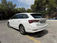 Usado Skoda Octavia Active 115 CV (84 kW) 2021 Blanco Familiar
