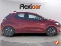Usado Toyota Yaris Hybrid Active 116 CV (85 kW) 2023 Rojo Berlina