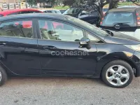 Usado Ford Fiesta Trend 82 CV (60 kW) 2010 Negro Berlina