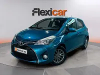 Usado Toyota Yaris Active 99 CV (72 kW) 2016 Azul Berlina