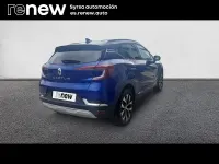 Usado Renault Captur Techno 90 CV (66 kW) 2023 Azul rayo con techo negro brillante SUV