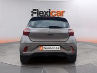 Usado Hyundai i10 67 CV (49 kW) 2022 Gris Utilitario