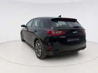 Usado Kia Ceed 101 CV (74 kW) 2025 Negro Utilitario
