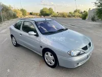 Usado Renault Mégane Coupé 110 CV (80 kW) 2000 Gris / plata Coupe