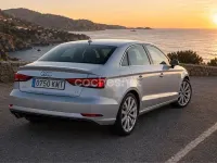 Usado Audi A3 116 CV (85 kW) 2018 Gris / plata Berlina