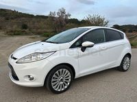 Usado Ford Fiesta Titanium 95 CV (69 kW) 2010 Blanco Utilitario