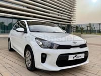 Usado Kia Rio 84 CV (61 kW) 2020 Blanco Berlina