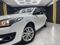 Usado Renault Mégane III LIMITED 115 CV (84 kW) 2015 Blanco Berlina
