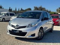 Usado Toyota Yaris Active 90 CV (66 kW) 2012 Gris Utilitario
