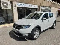 Używany Dacia Sandero Stepway 90 KM (66 kW) 2016 Biały Sedan/Limuzyna