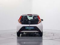 Usado Toyota Aygo X-play 72 CV (52 kW) 2019 Blanco Utilitario