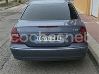 Usado Mercedes E270 Elegance 177 CV (130 kW) 2004 Azul Berlina