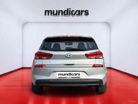 Usado Hyundai i30 141 CV (103 kW) 2017 Plata Berlina