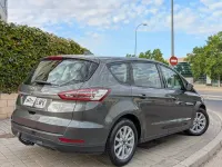 Usado Ford S-MAX Titanium 150 CV (110 kW) 2021 Gris / plata Monovolumen