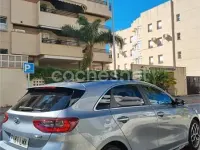 Usado Kia Ceed GT GT-Line 140 HP (102 kW) 2021 Cinzento Sedan