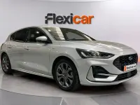 Usado Ford Focus ST-Line 125 CV (91 kW) 2023 Gris Berlina