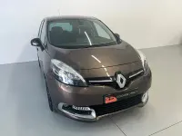 Usado Renault Scénic Bose Edition 130 CV (95 kW) 2014 Marrón Monovolumen